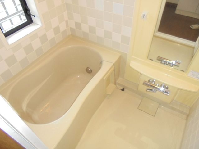 西東京市富士町の管理する戸建て住宅の浴室（スプラッシュ）