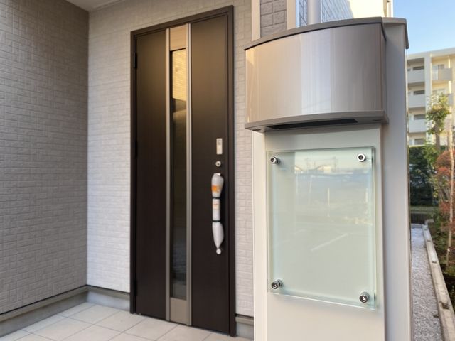 西東京市富士町1丁目3号棟の玄関ドア（2021.11.26）スプラッシュ