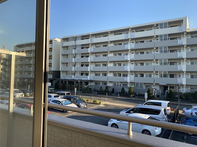 西東京市富士町1丁目3号棟の主寝室からの眺望（2021.11.26）スプラッシュ
