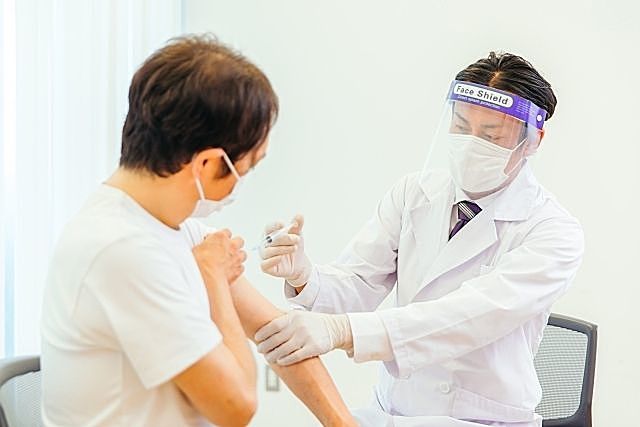 新型コロナウイルスのワクチン接種のイメージ画像・スプラッシュ