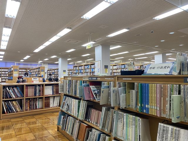 西東京市ひばりが丘図書館（スプラッシュ）