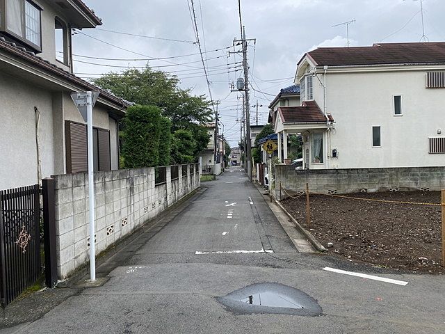 西東京市保谷町2丁目土地の東側公道（2022.8.21）スプラッシュ