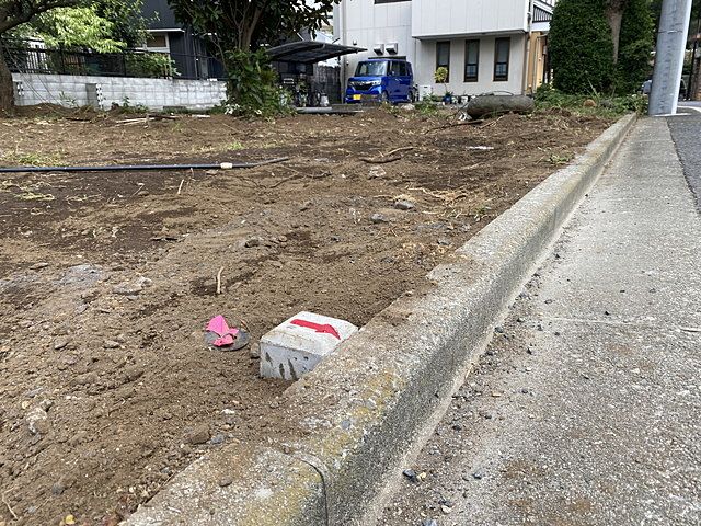 西東京市富士町4丁目「境界石」を埋設