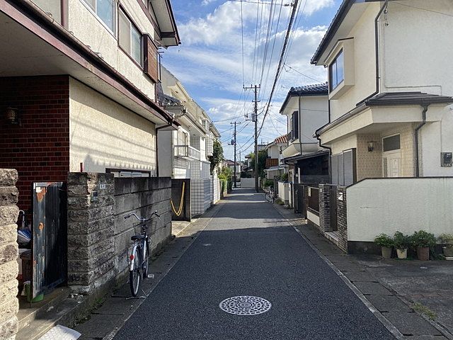 西東京市新町5丁目の中古戸建の前面道路2（2022.9.12）スプラッシュ