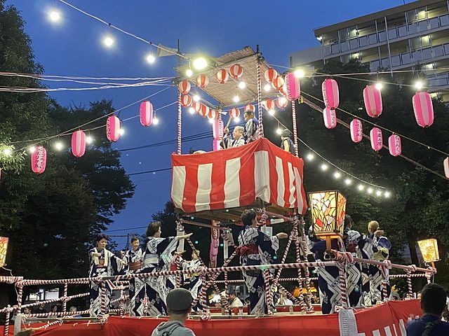 2025年谷戸音頭・納涼盆踊り大会の様子 スプラッシュ