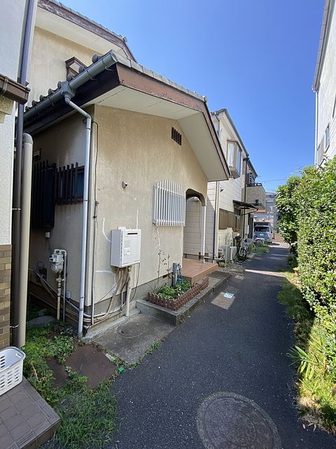 西東京市北原町1丁目戸建て北側道路(2025.8.30)スプラッシュ