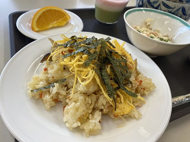 みんな“ちらし寿司” 食べにおいで 待っているよ(^^♪こども食堂プネウマ
