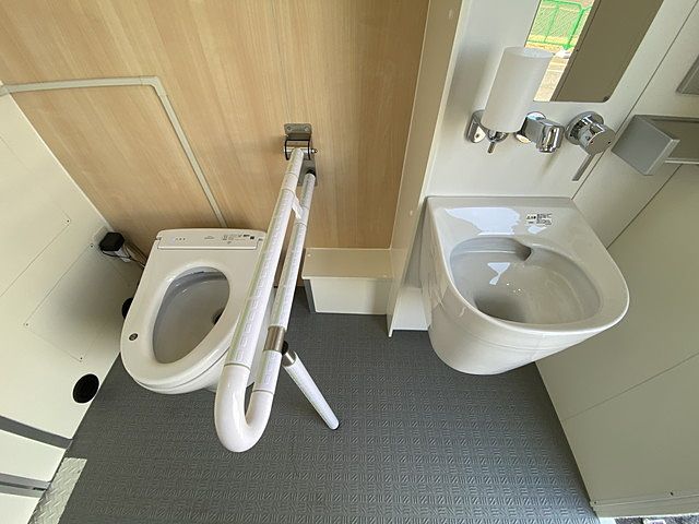 西東京市のトイレカー内観1(2.12)スプラッシュ