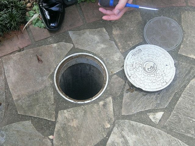 雨水、汚水の枡および配管の確認です