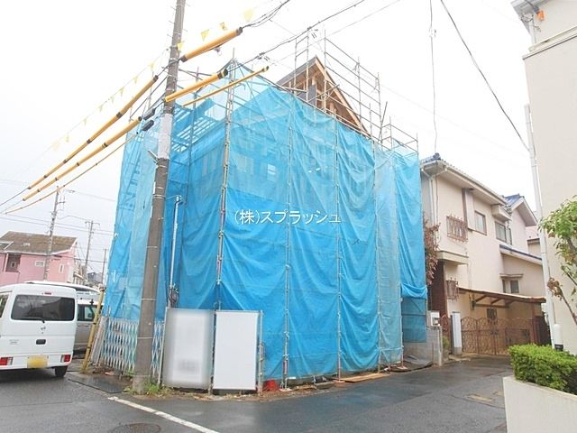 西東京市南町2丁目新築一戸建ての物件概要です。西東京市の不動産なら西武新宿線東伏見駅北口より徒歩2分にある株式会社スプラッシュにお任せください。物件のことや住宅ローンのこと、不動産で気になった…